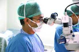 Who Are Some Of The Best cataract Surgeons Near Me?